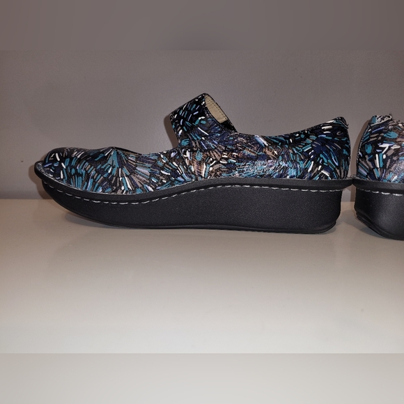 Allegria Paloma Blue Collage Mary Janes, VGUC, Size 39 - Picture 4 of 11